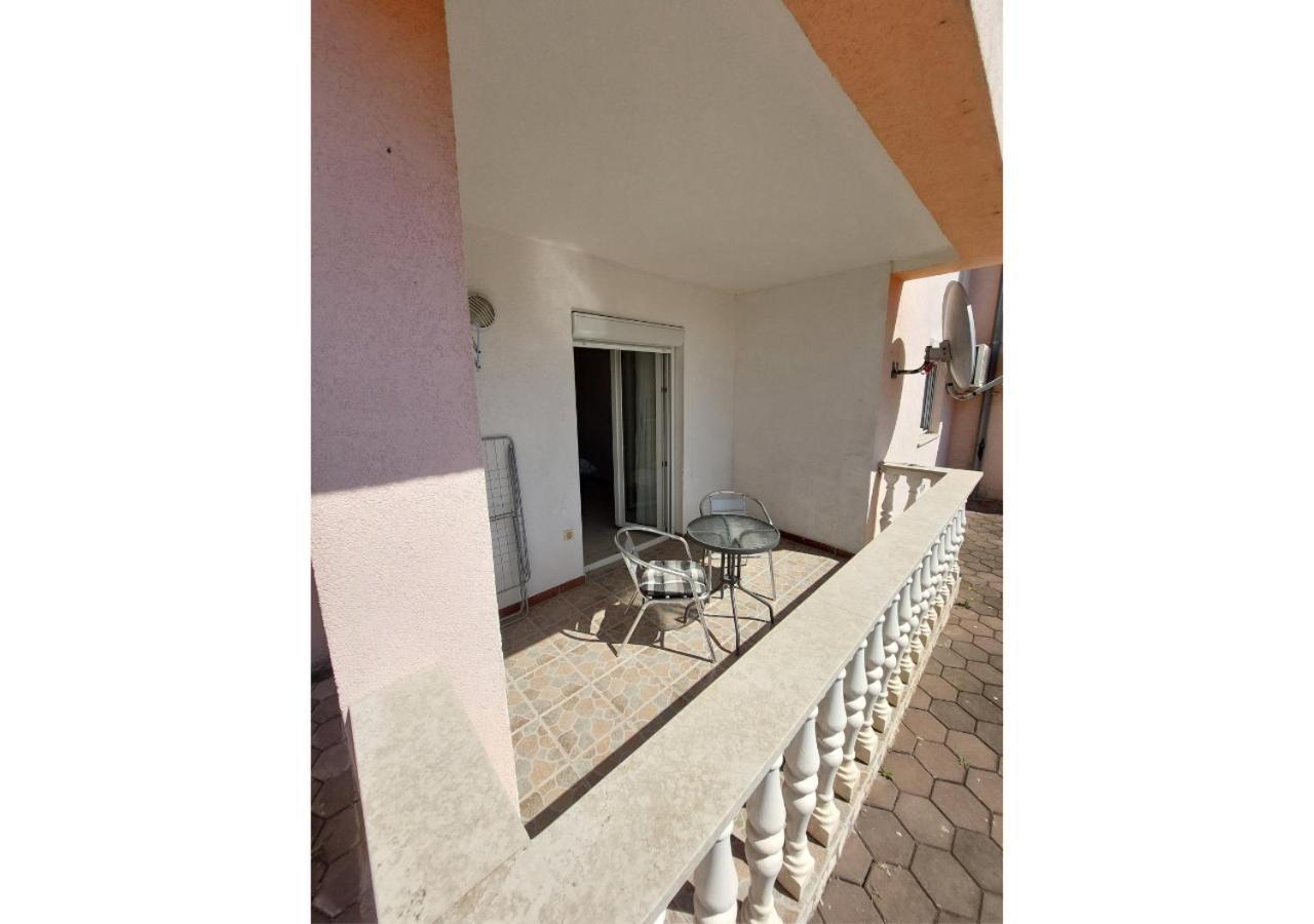 Apartman Dobric Фажана Экстерьер фото
